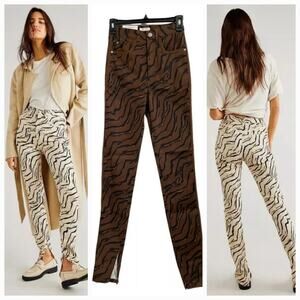 New Free People x We Wore What Piped Stiletto Slit Jeans $148 Sz 26 Tiger Brown